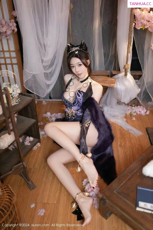 逗逗DouDou  [XiuRen]高清写真图 2024.03.14 No.8232 小逗逗 美腿性感第5张图片